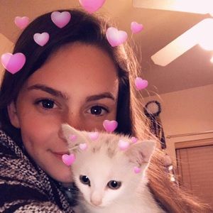 Meet your Posher, Alyssa